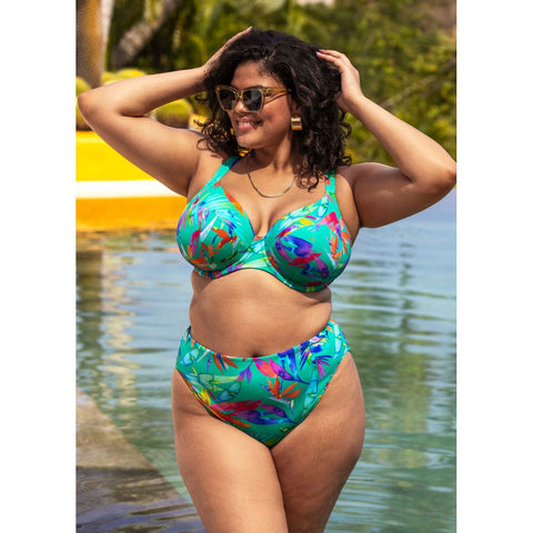 Make a Splash - The Power of Perfect Fitting Swimwear