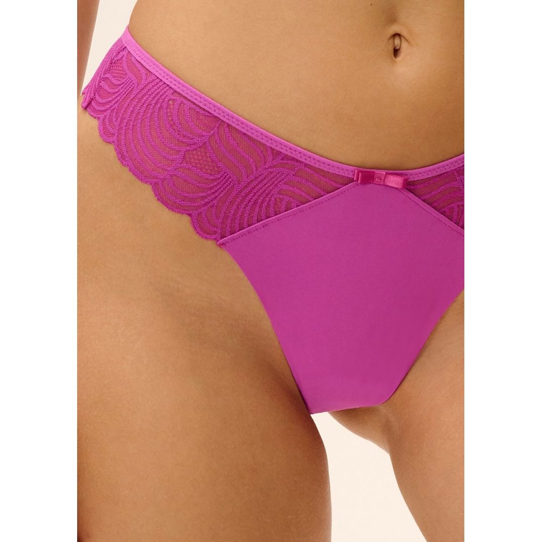 Freya Alanna Thong Magenta